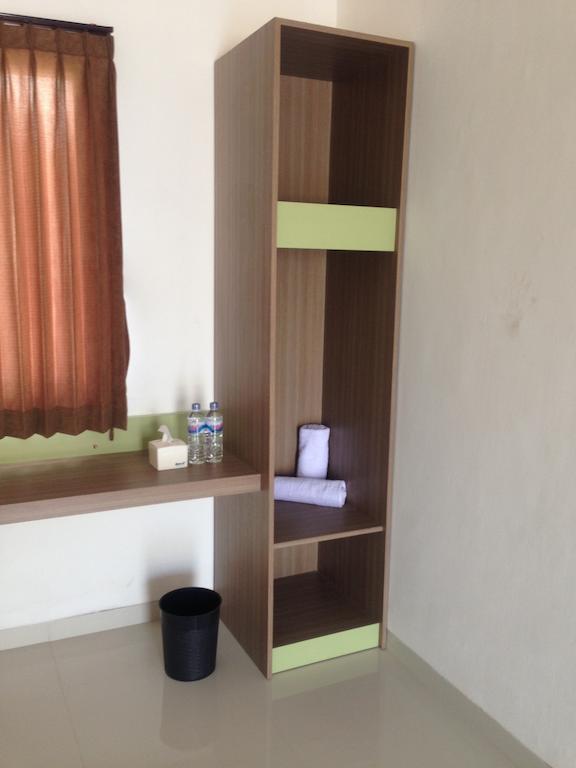 Rumah Cassa Guest House Сурабая Номер фото