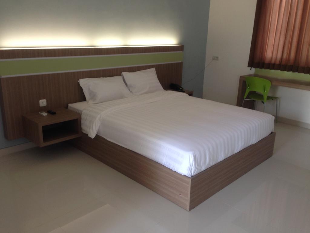 Rumah Cassa Guest House Сурабая Номер фото